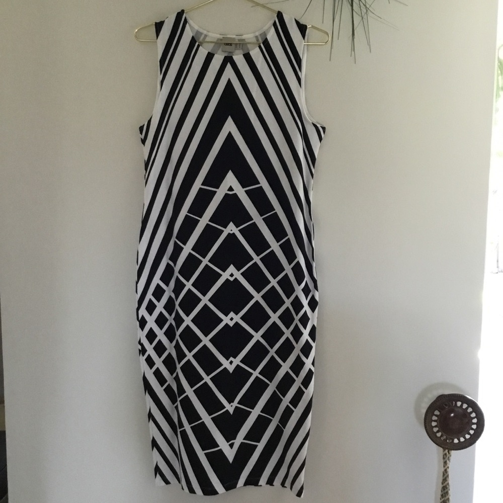 🖤🤍ASOS Body Conscious Dress in Graphic Print